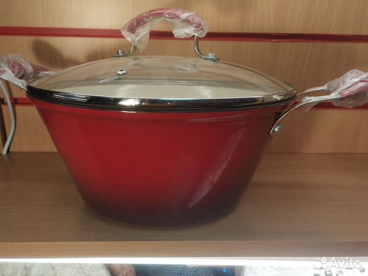 Кастрюля чугунная