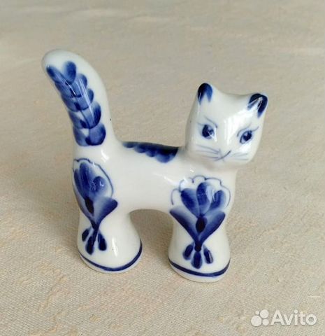 Фарфоровая статуэтка Кошка Гжель