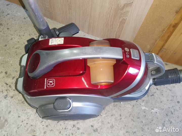 Пылесос LG kompressor VK89382HU
