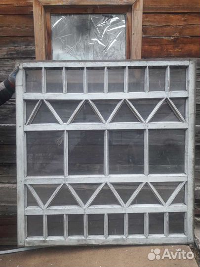 Деревянная оконная рама