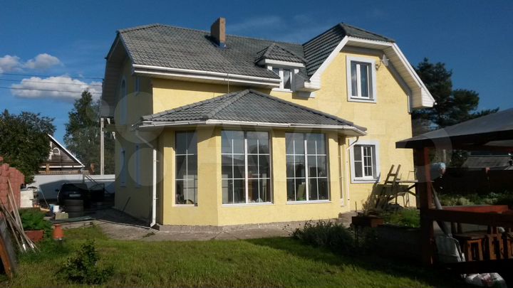 Коттедж 200 м² на участке 10 сот.