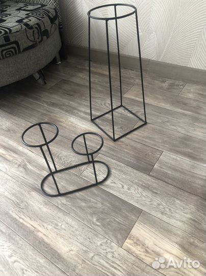 Подставка под цветы металлическая