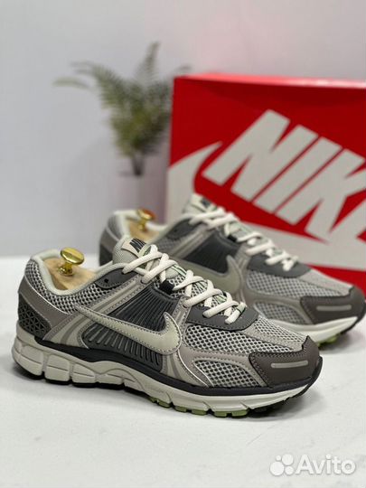 Кроссовки мужские Nike Air Zoom Vomero 5