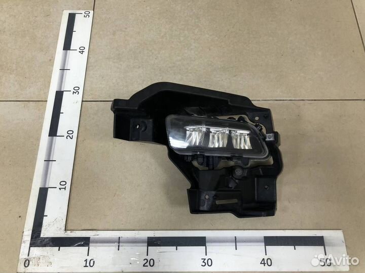 Фара противотуманная левая Volkswagen Phaeton