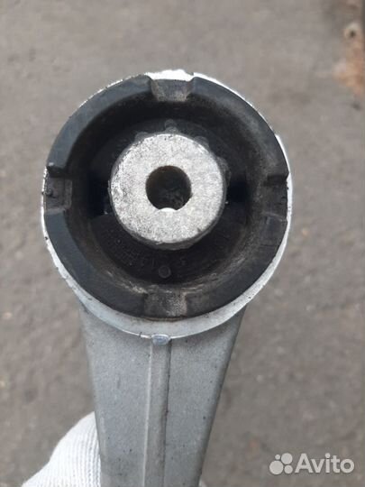 Рычаг подвески верхний передний левый Mercedes