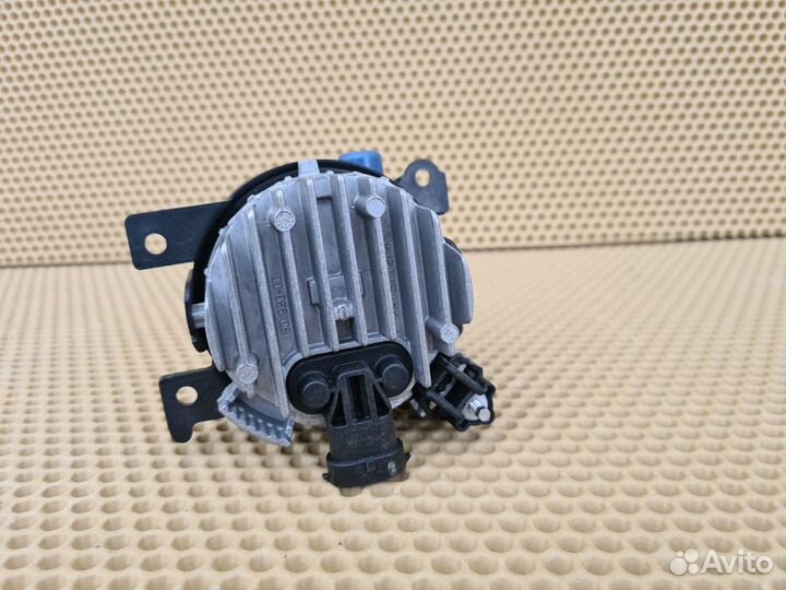 Фара противотуманная передняя левая Infiniti Q50