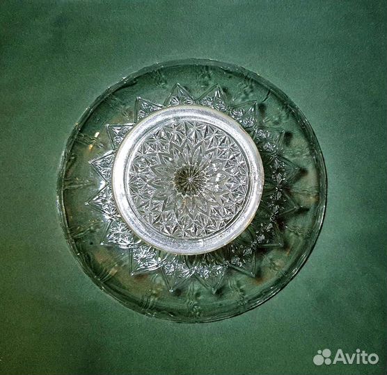 Старинная ваза для фруктов