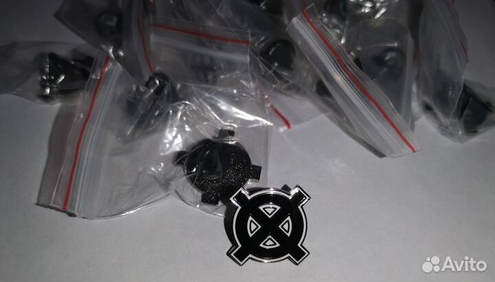 Знаки, значки кельтский крест, разноцветные