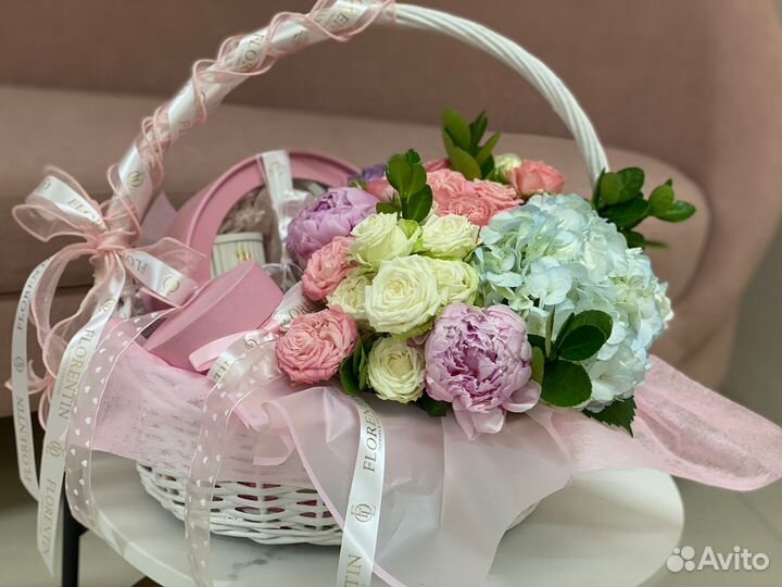 Подарочные корзины с цветами