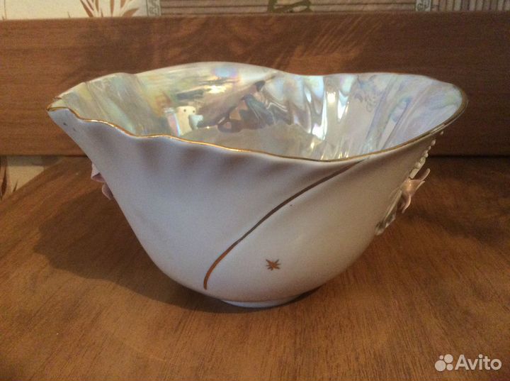 Фарфоровая вазочка