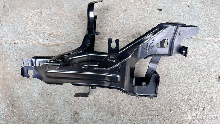 Кронштейн фары Bmw X5 2018- 51647421709 G05, левый