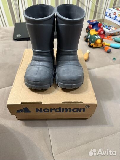 Резиновые сапоги для мальчика 25