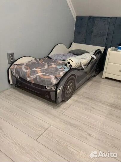 Кровать машина