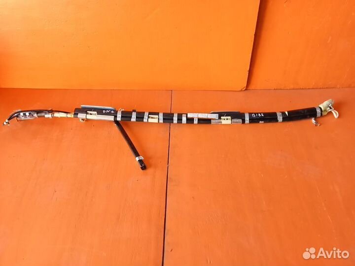 Шторка безопасности правая Ford Escape 2006