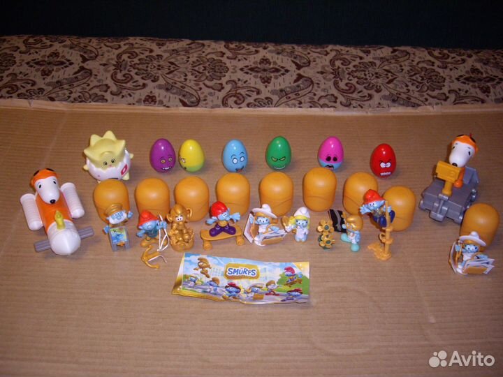 Киндер сюрприз золотые смурфики 2022