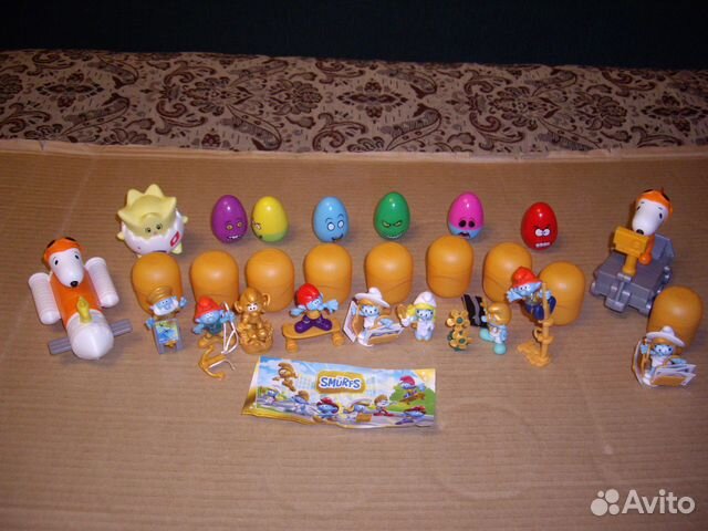 Киндер сюрприз золотые смурфики 2022