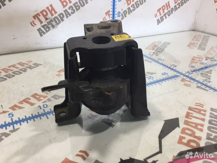 Тойота Королла Версо Подушка двигателя Прав