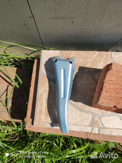 Кронштейн крыла правый cx-7