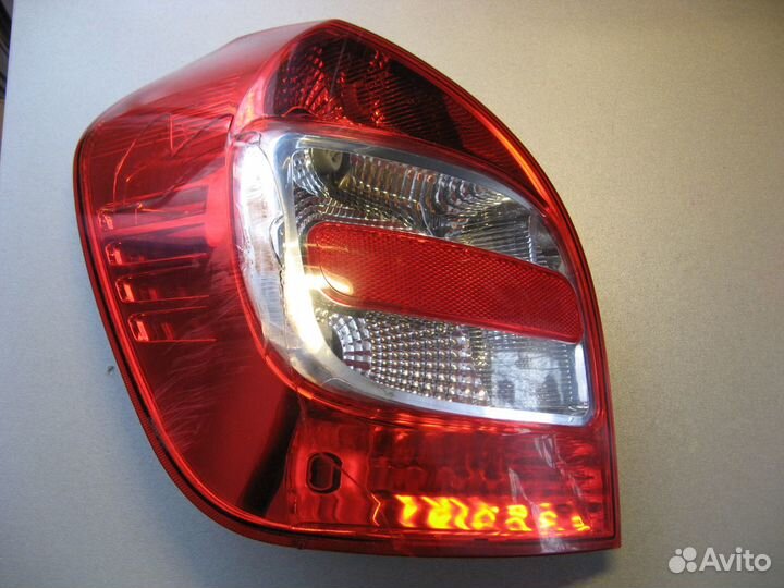 Задняя левая фара калина 2 (с трещиной)