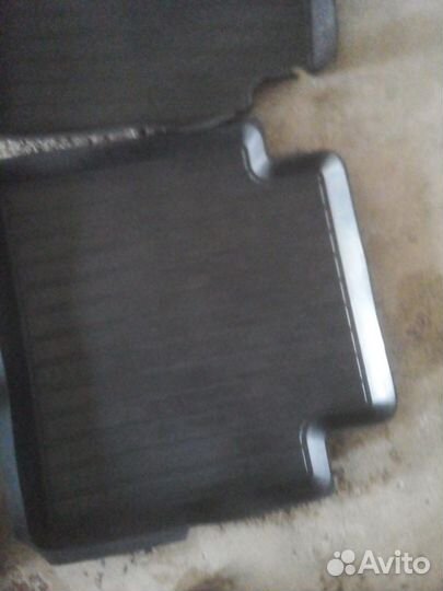 Автомобильные коврики резиновые