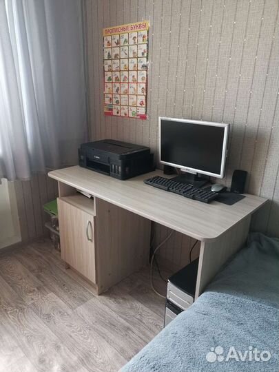 Компьютерный стол