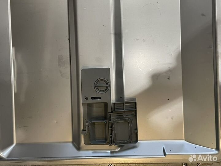 Встраиваемая посудомоечная машина Delonghi