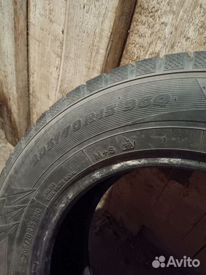 Winter Tact UG 4 205/70 R15