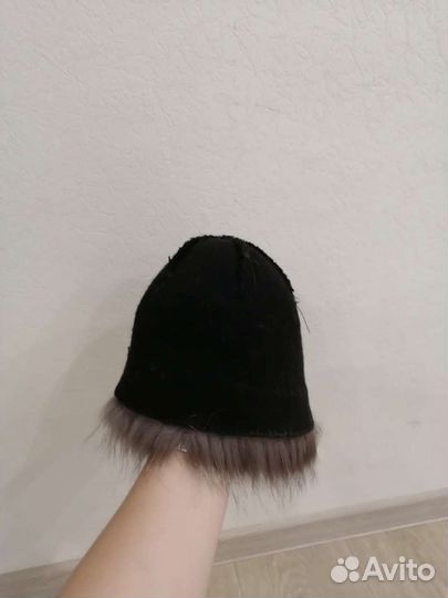 Женская меховая шапка
