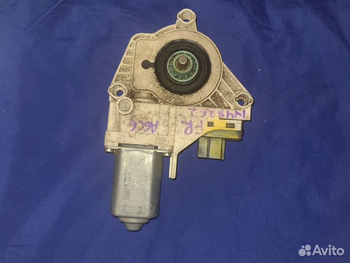 Моторчик стеклоподъемника audi A6 правый передний