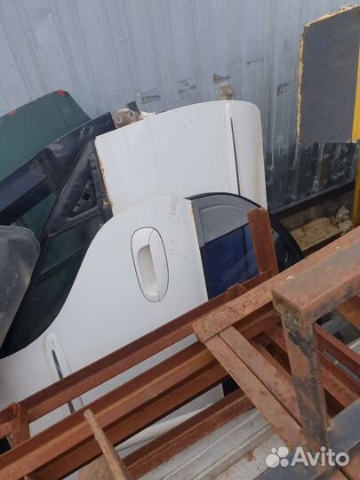 Правые двери на кия шума