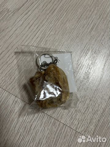 Брелок янтарь