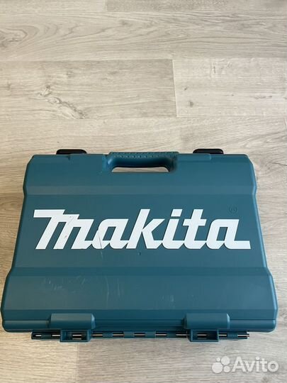 Аккумуляторная дрель-шуруповерт Makita DF333dwye