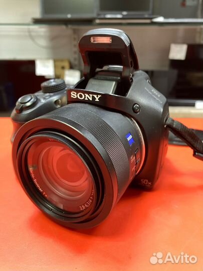 Цифровой фотоаппарат Sony Cyber-shot DSC-HX400