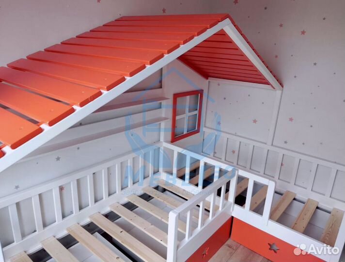 Двухъярусная кровать