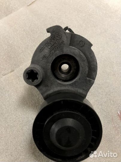 Натяжной ролик Audi Q7