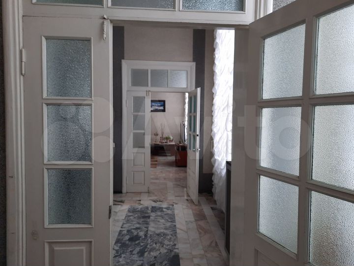 Дом 610 м² на участке 6 сот.