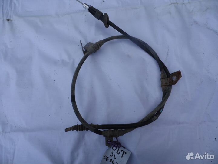 Трос стояночного тормоза левый Mitsubishi Colt (Z3