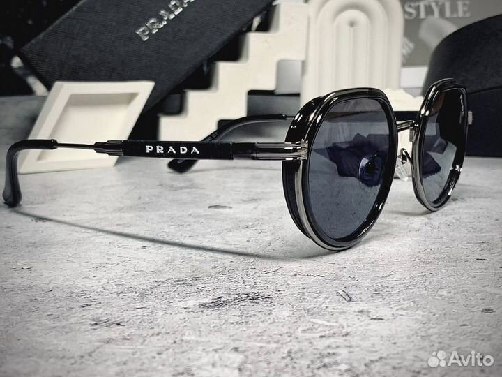 Очки Prada солнцезащитные