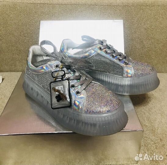 Кроссовки женские 39 новые