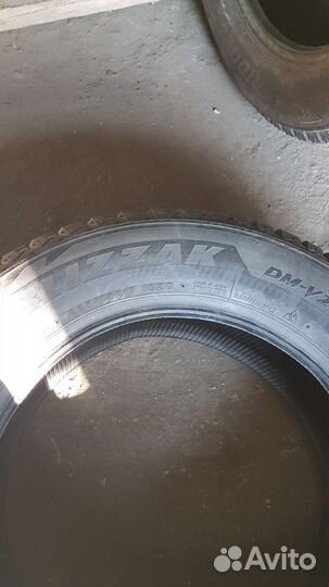 Bridgestone Blizzak DM-V2 225/65 R17