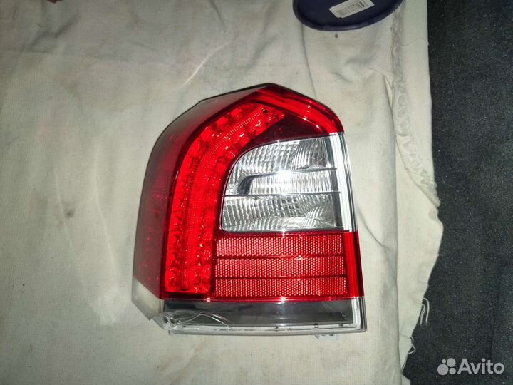 Фонарь задний левый Volvo XC70