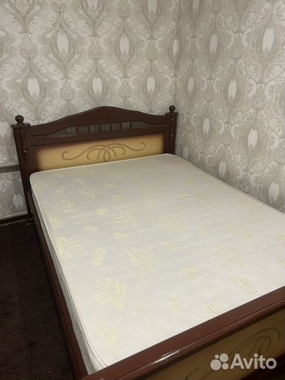 Кровать с матрасом 140 200 б/у
