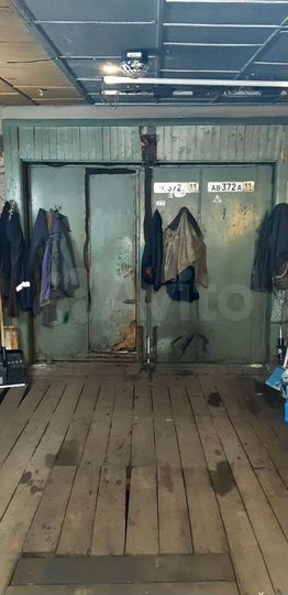 Гараж, > 30 м²