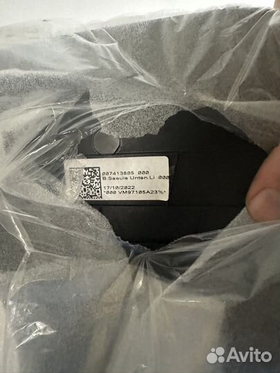 Обшивка центральной стойки Mini Countryman