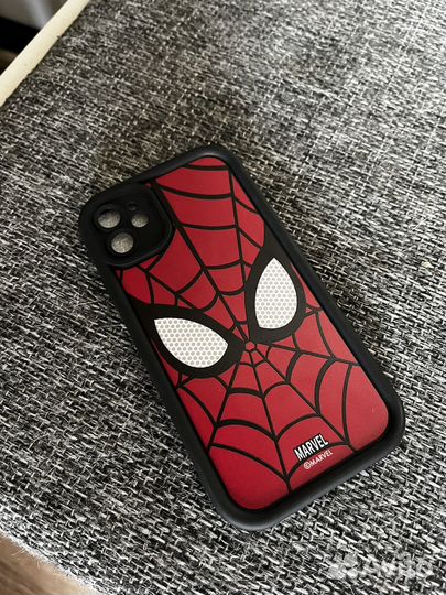 Чехол на iPhone 11 Человек-паук