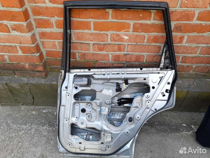 Дверь на ниссан вингроуд