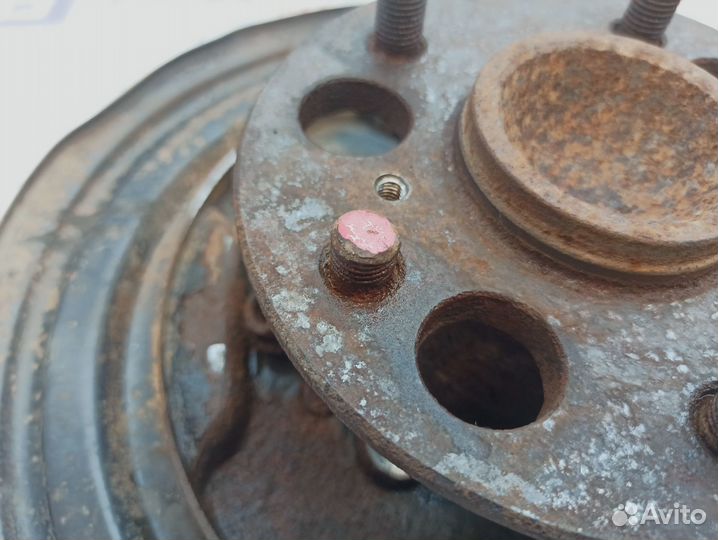 Кулак поворотный задний левый Lifan X60 S3104100