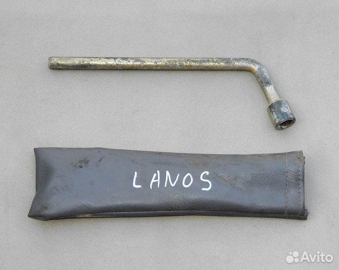 Ключ балонный Chevrolet Lanos