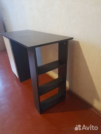 Стол компьютерный письменный