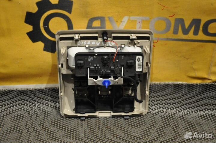 Светильник салона Land Rover Discovery L319 AJD